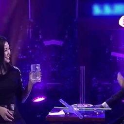 主持人爆料冯导视频播放,主持人现场爆料引发热议